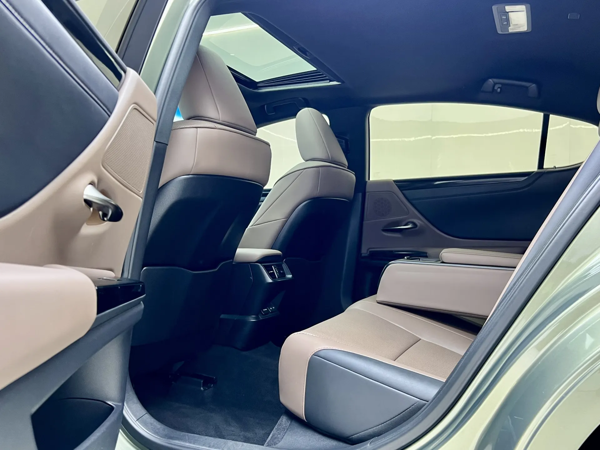 Lexus ES 200, 2021 20
