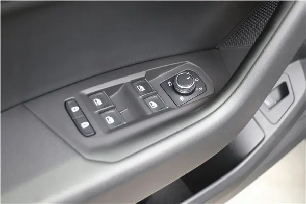 Volkswagen Touareg, 2022 11