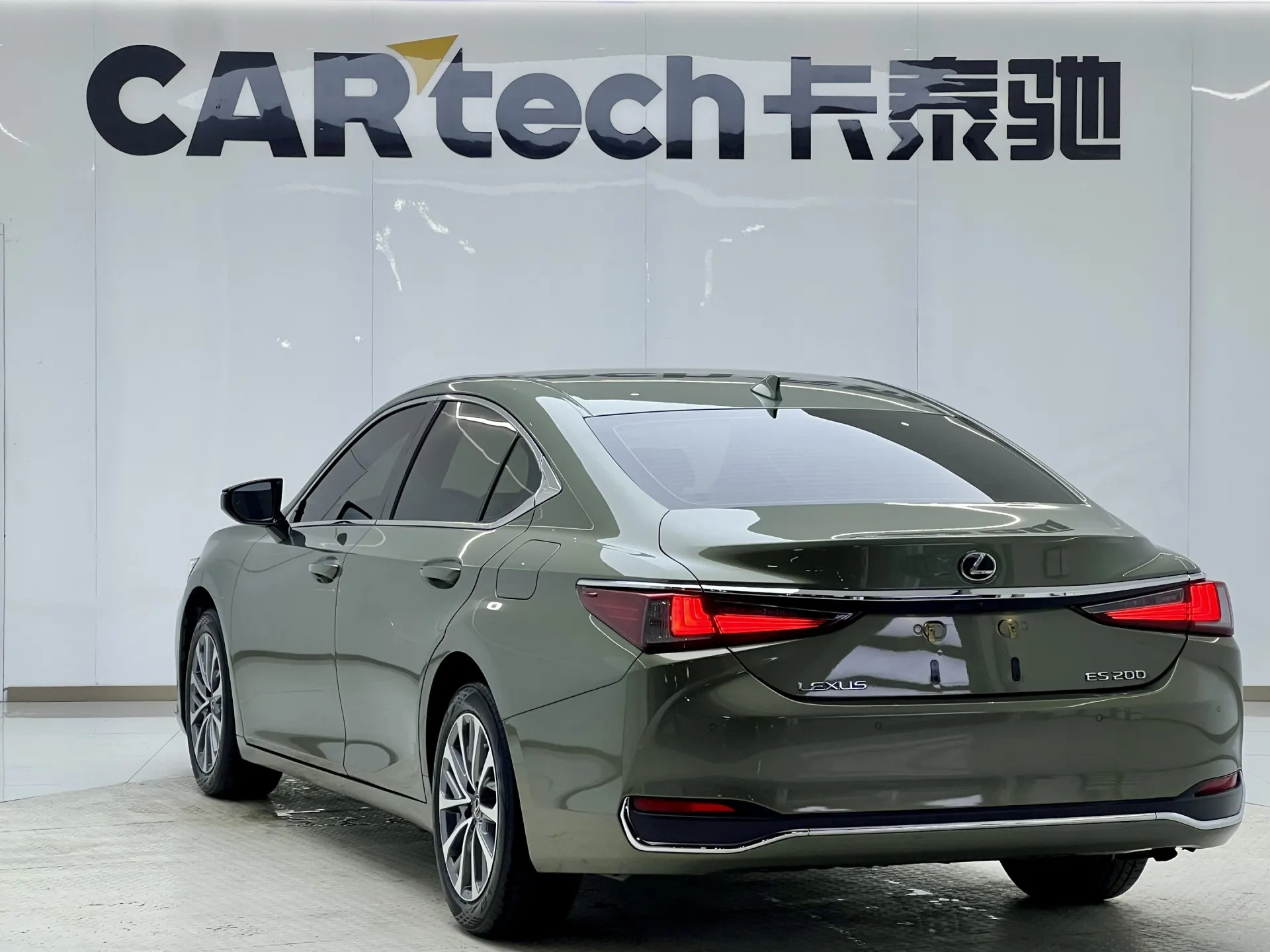 Lexus ES 200, 2021 все фото