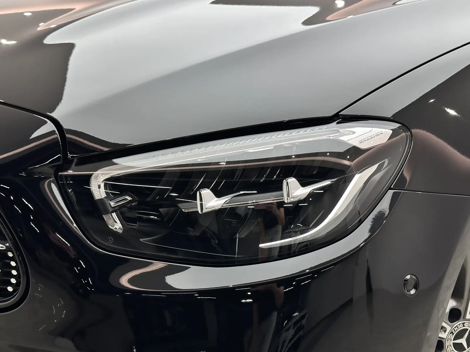 Mercedes-Benz E 300 L, 2023 18