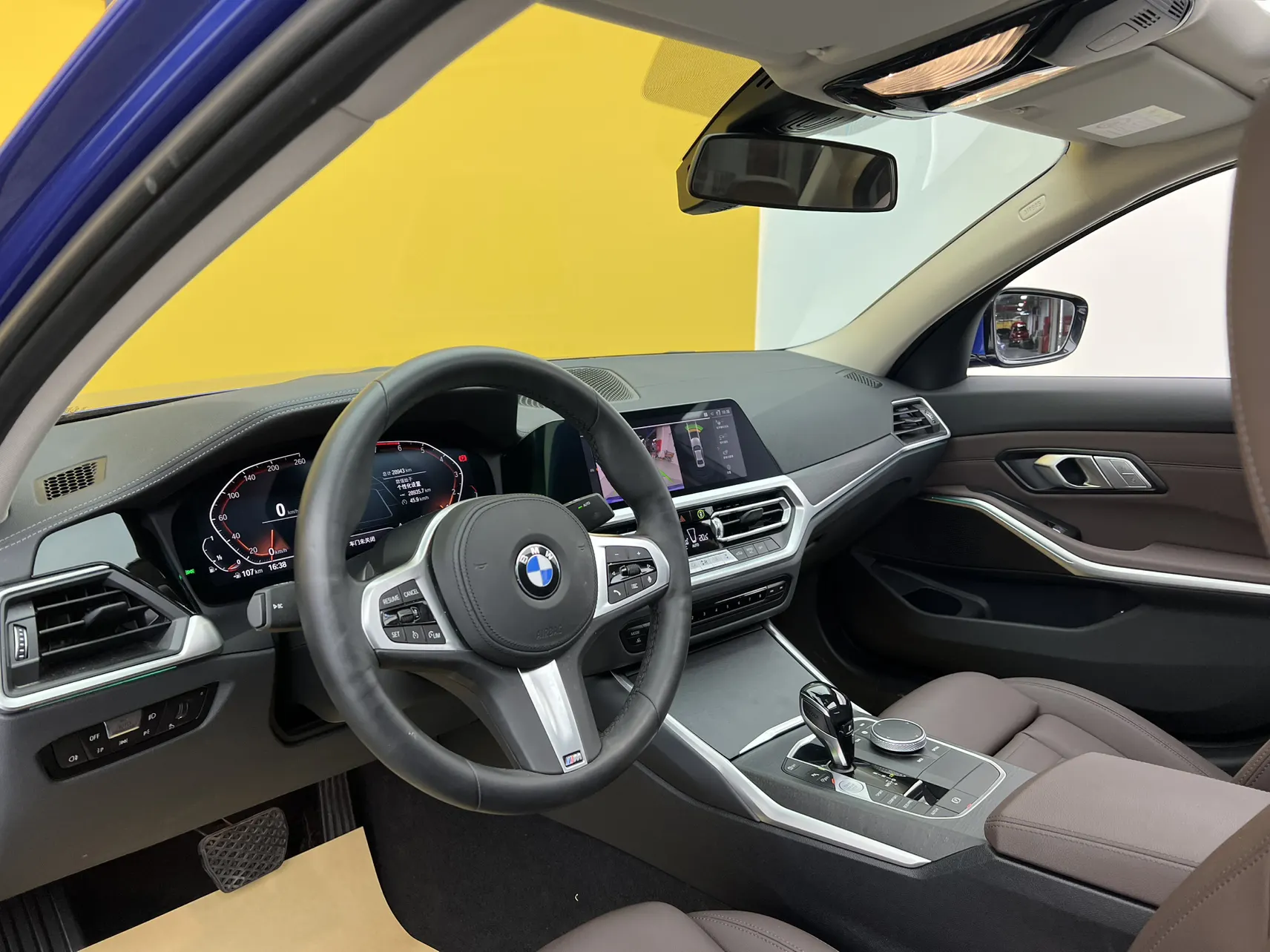 BMW 325i, 2020 37