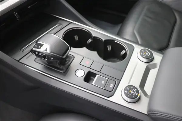Volkswagen Touareg, 2022 14