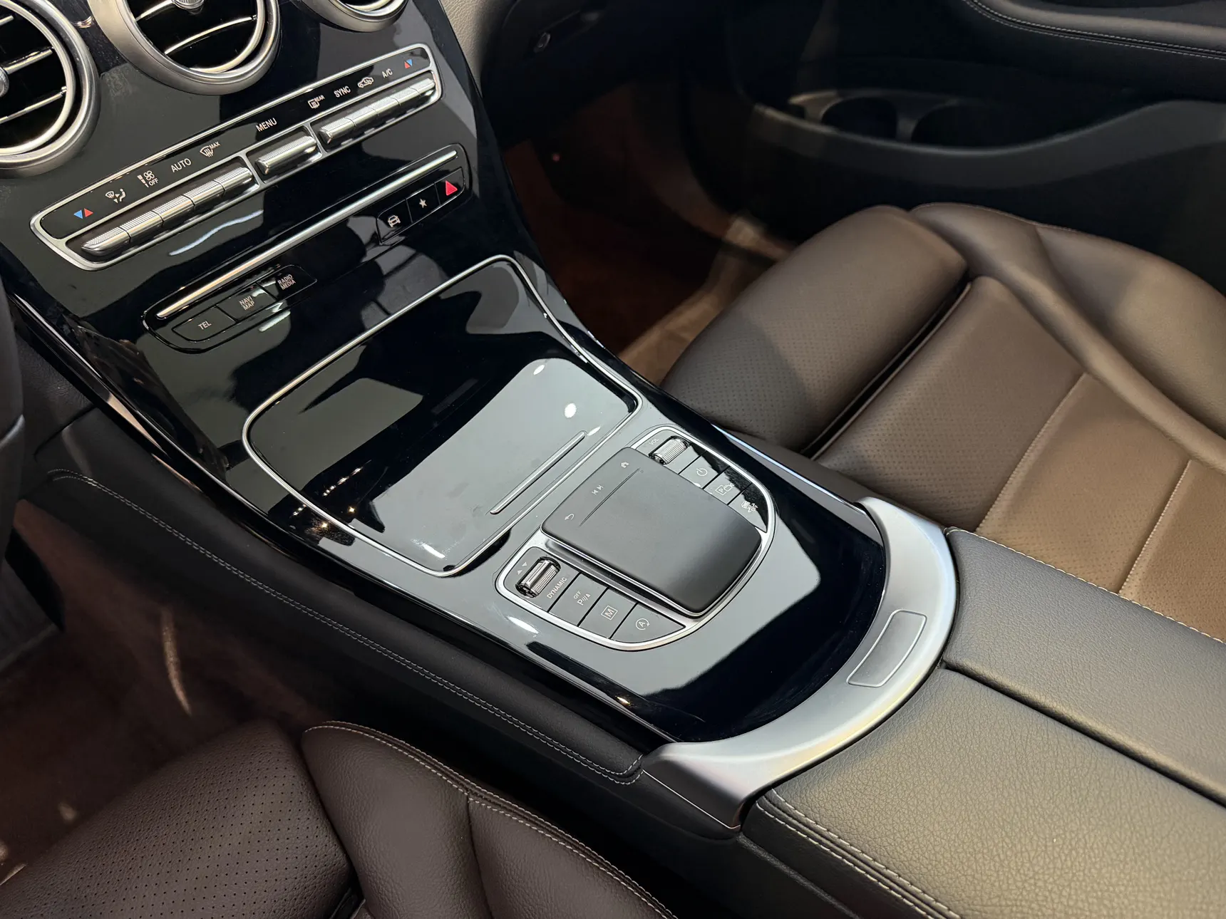 Mercedes-Benz GLC 260 L, 2022 19