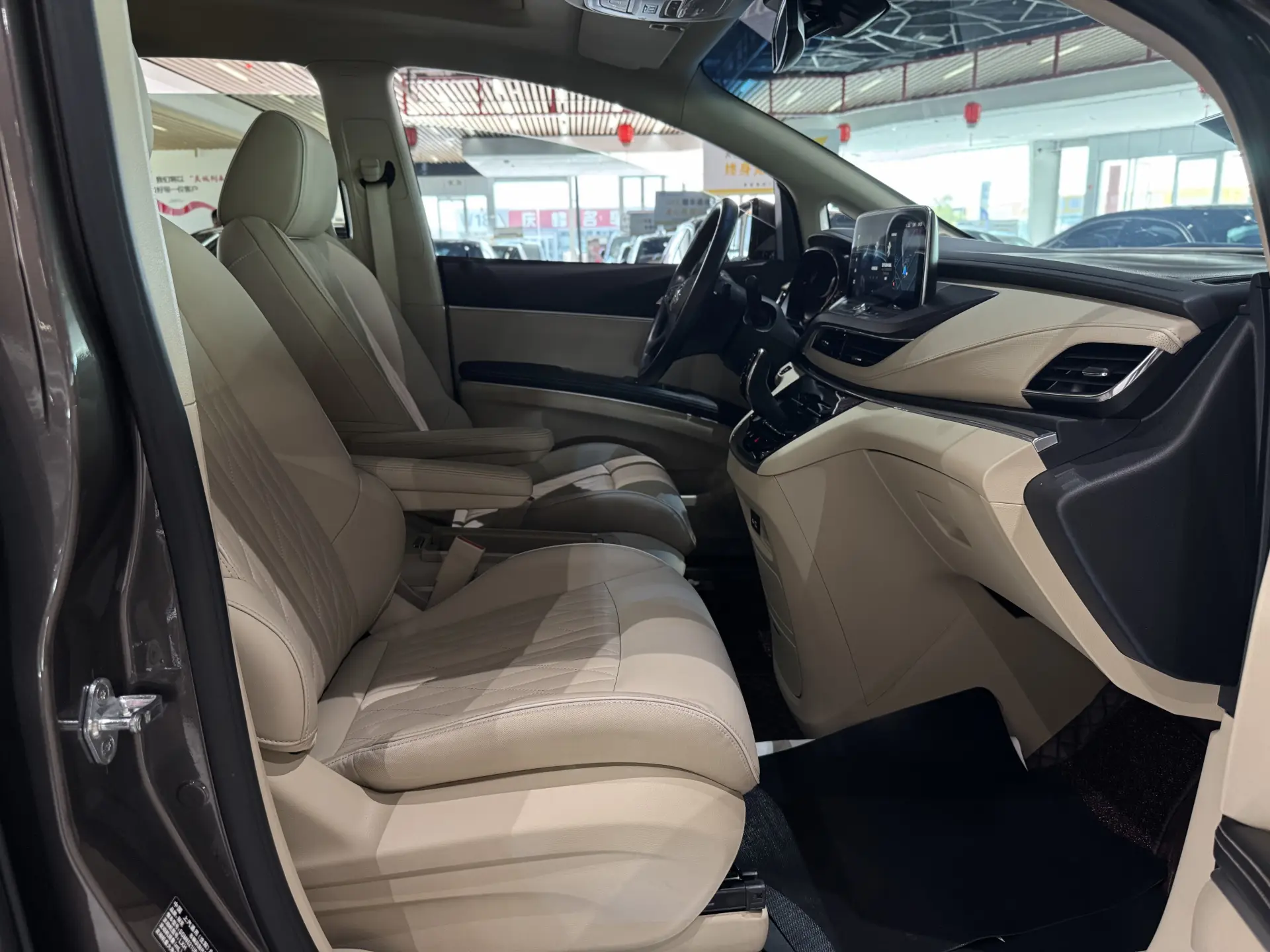 Buick GL8, 2023 18