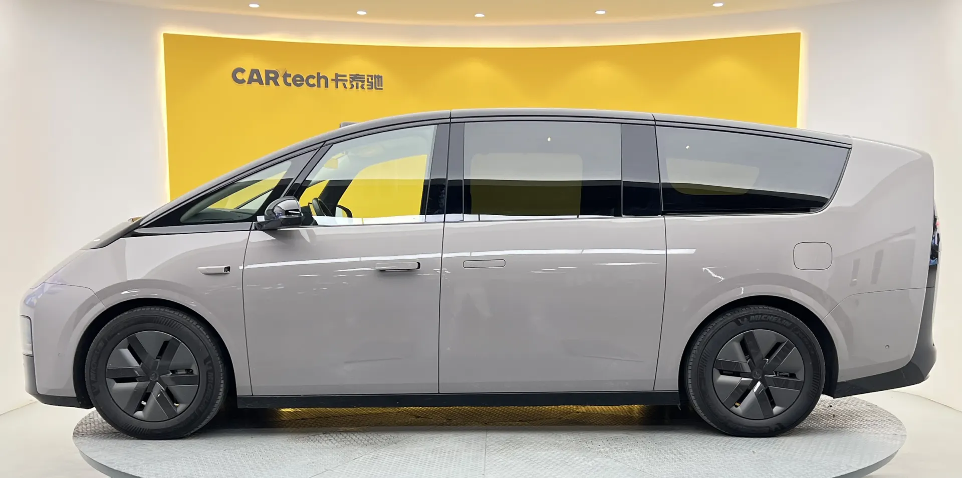 Li Auto MEGA, 2024 7