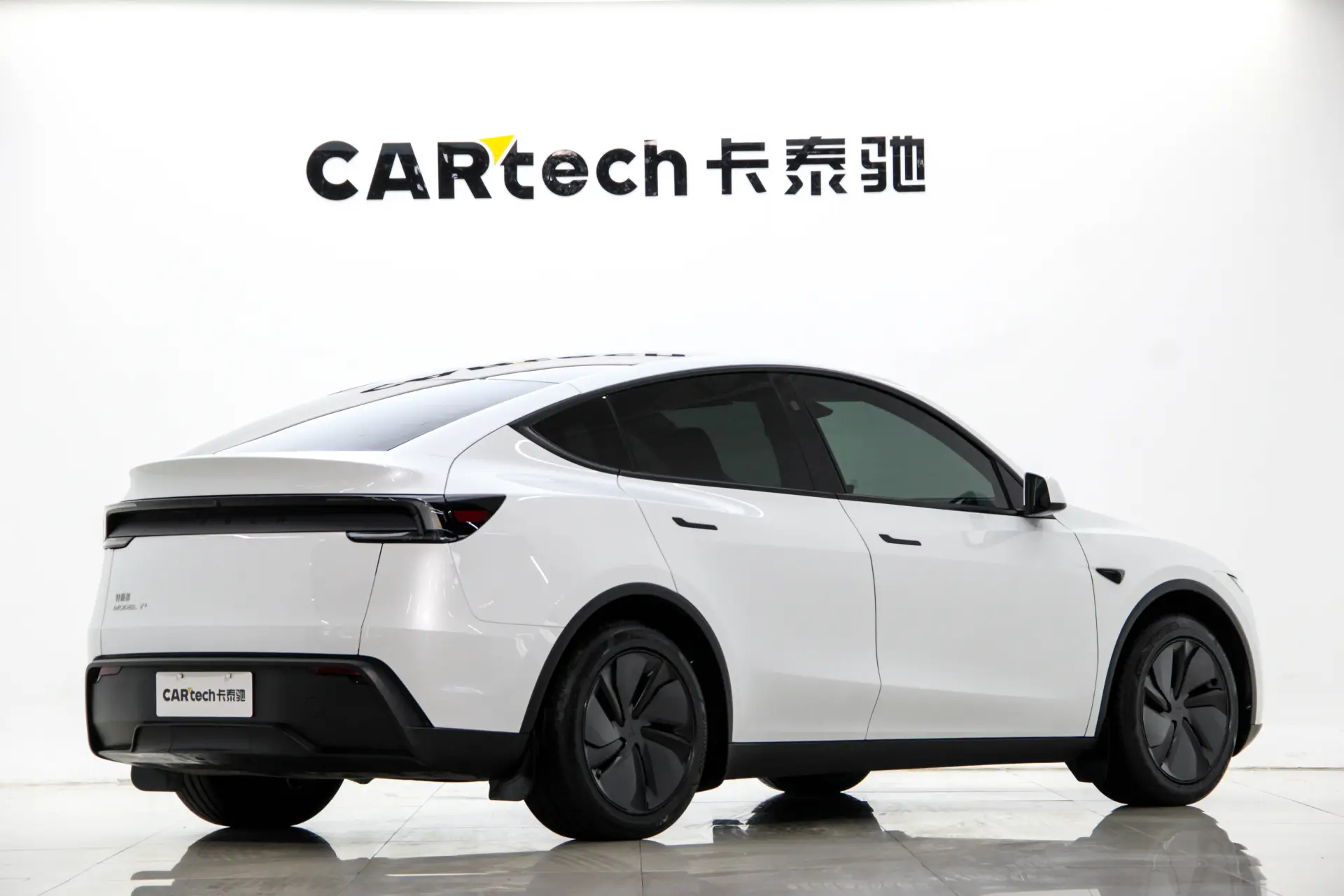 Tesla Model Y, 2026 все фото
