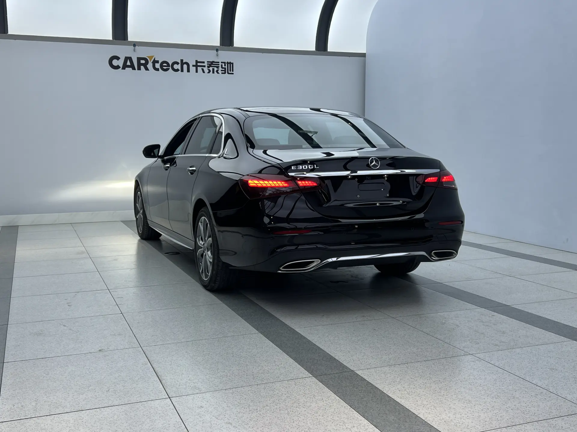Mercedes-Benz E 300 L, 2020 4