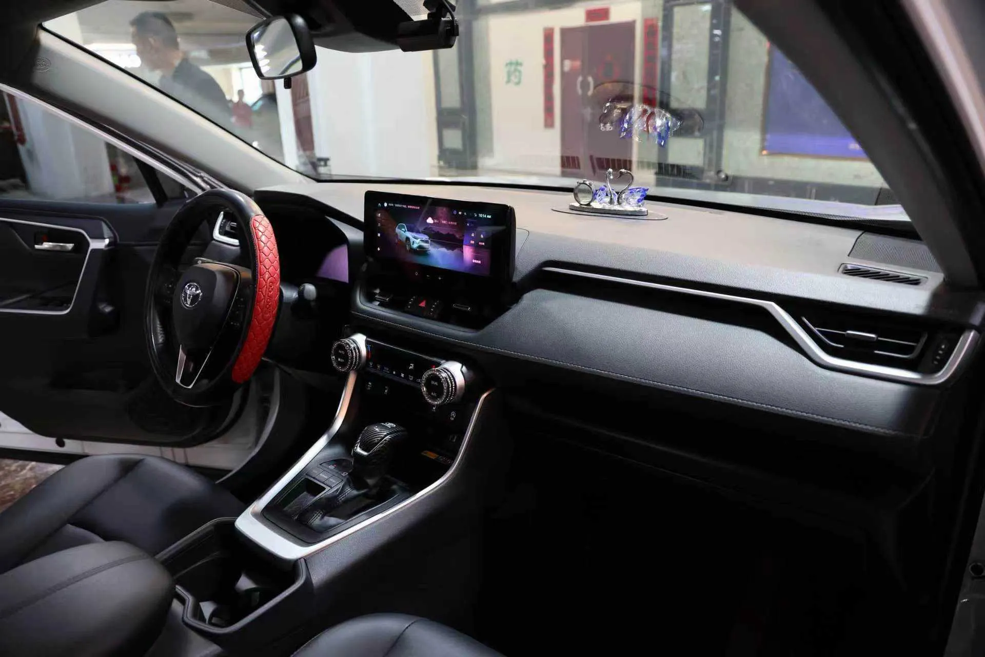 Toyota RAV4, 2024 11