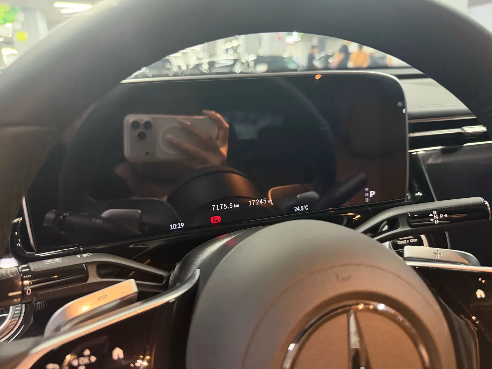 Mercedes-Benz E 300 L, 2025 11