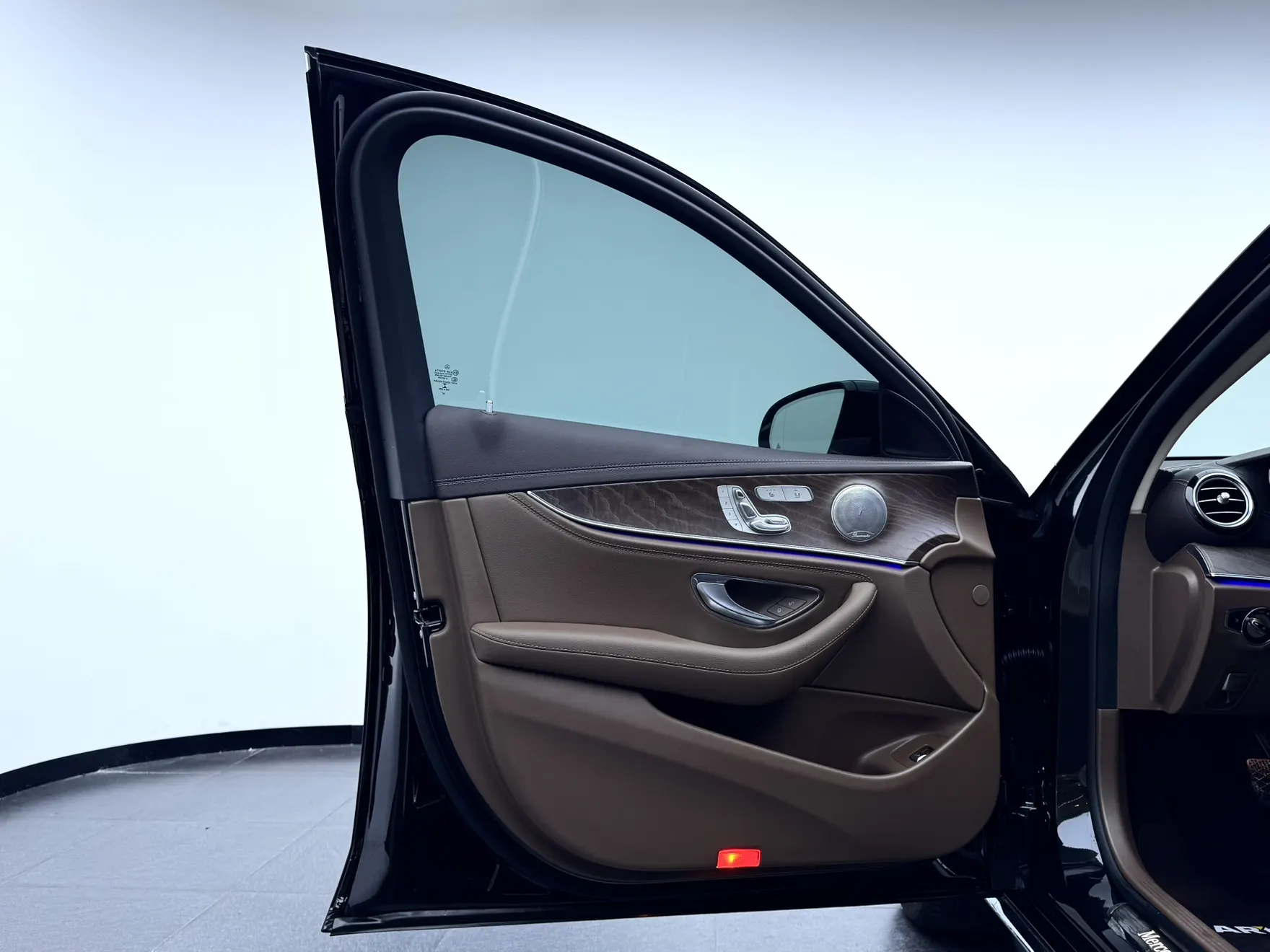 Mercedes-Benz E 300 L, 2021 15