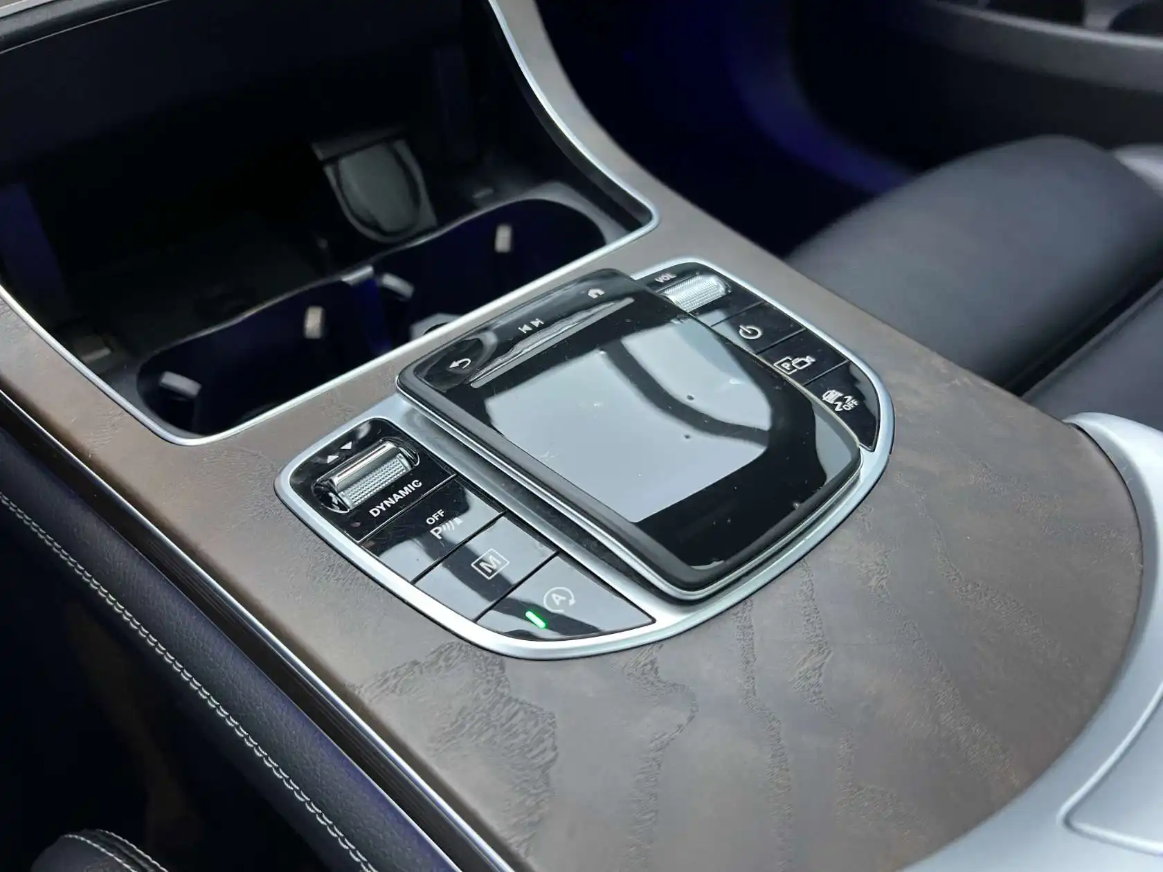 Mercedes-Benz GLC 300 L, 2019 8
