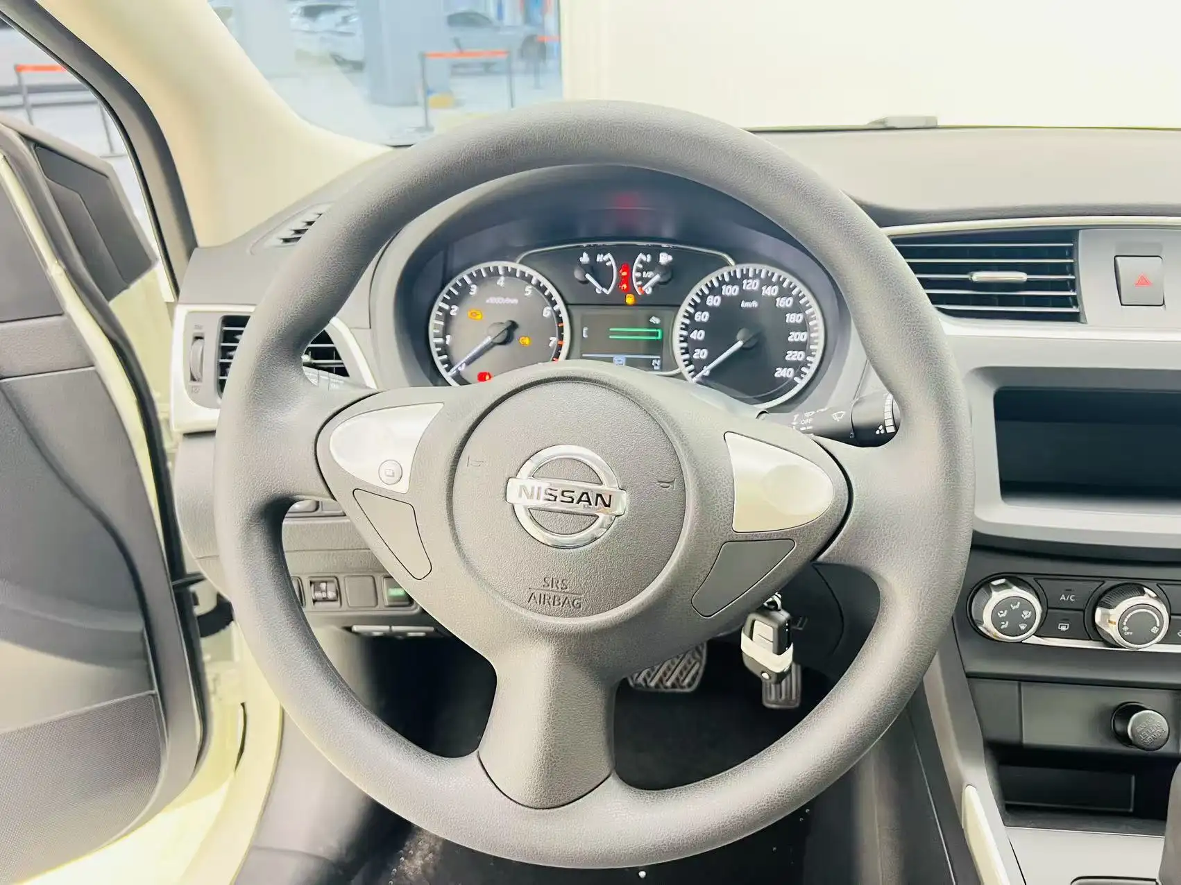 Nissan Sylphy, 2026 10
