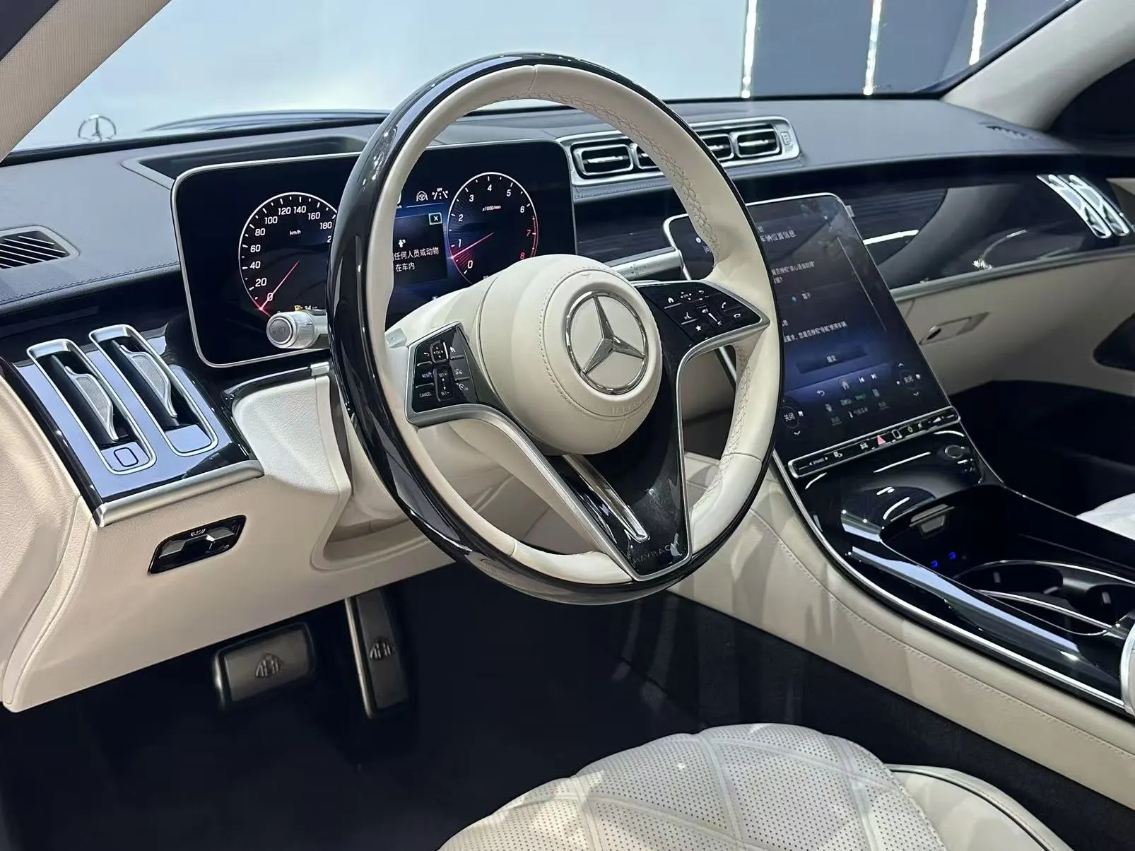Mercedes-Benz S 480 4MATIC, 2026 3