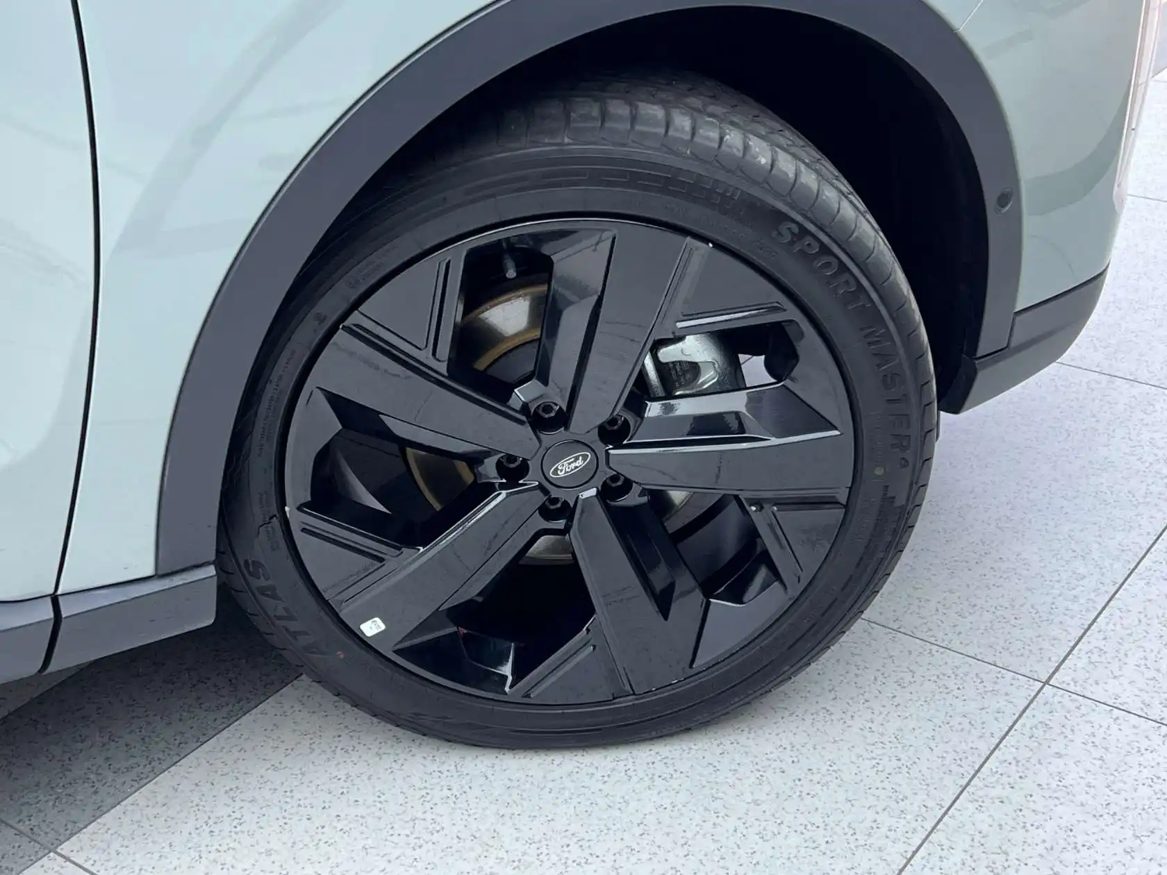 Ford Equator Sport, 2025 33