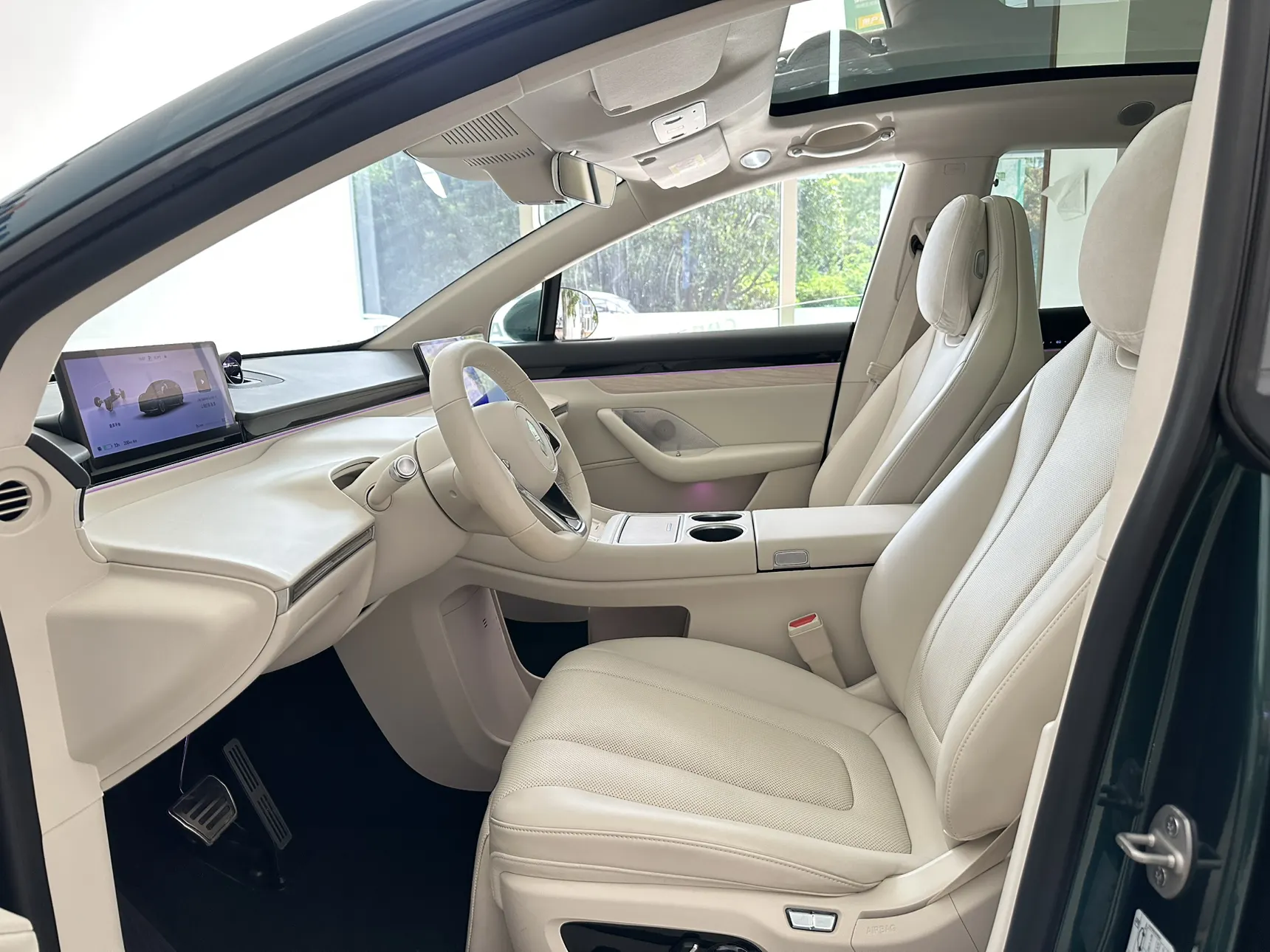 Luxeed R7, 2025 13