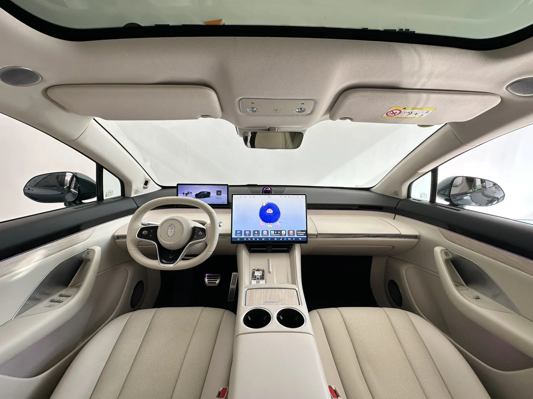 Luxeed R7, 2025 11