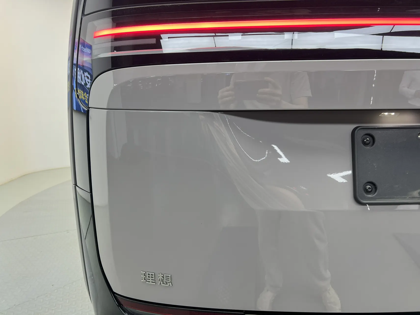 Li Auto MEGA, 2026 8