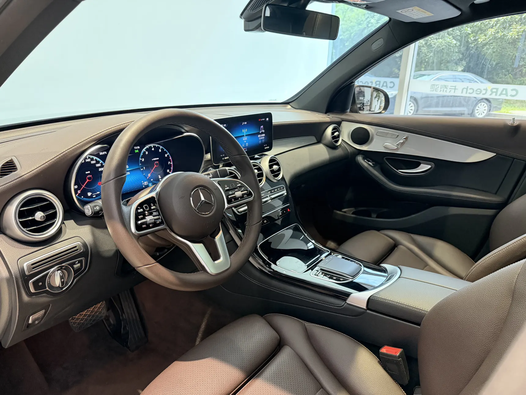 Mercedes-Benz GLC 260 L, 2022 21