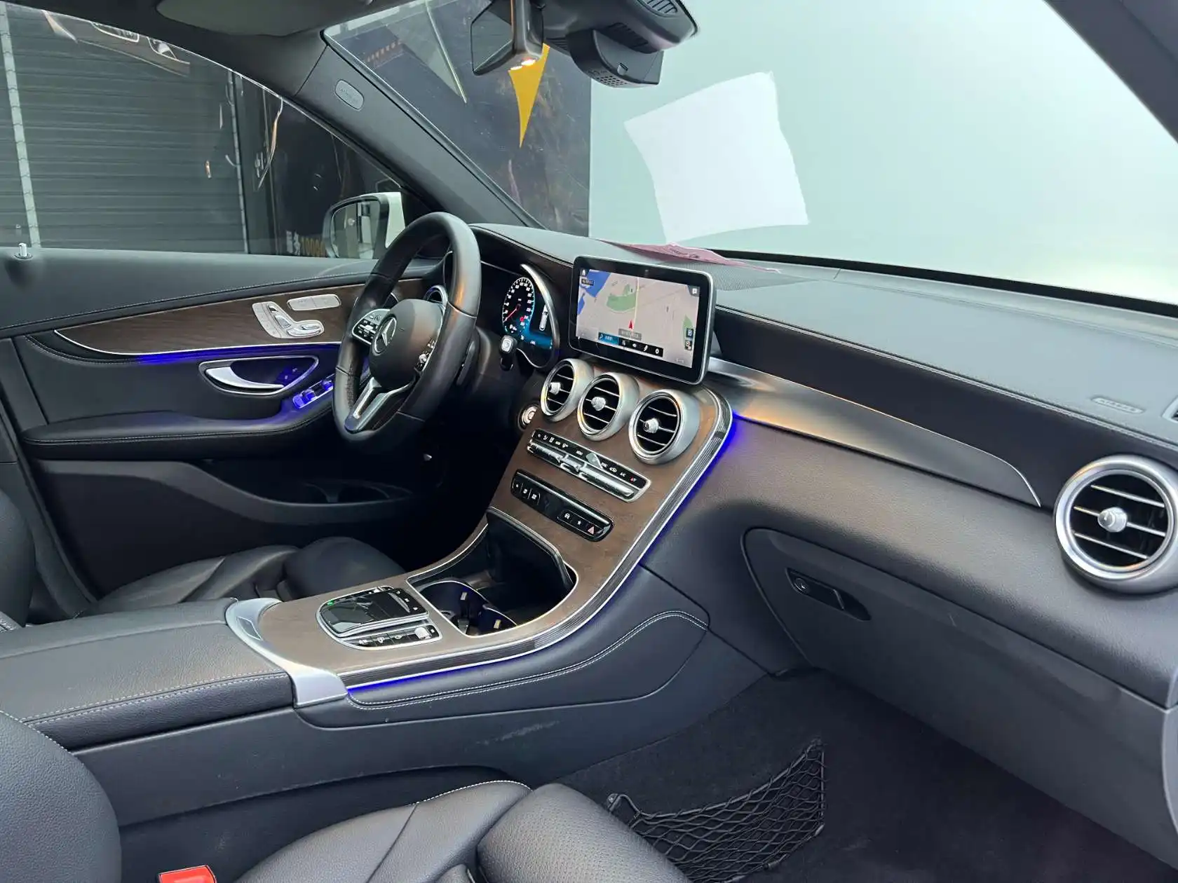 Mercedes-Benz GLC 300 L, 2019 18