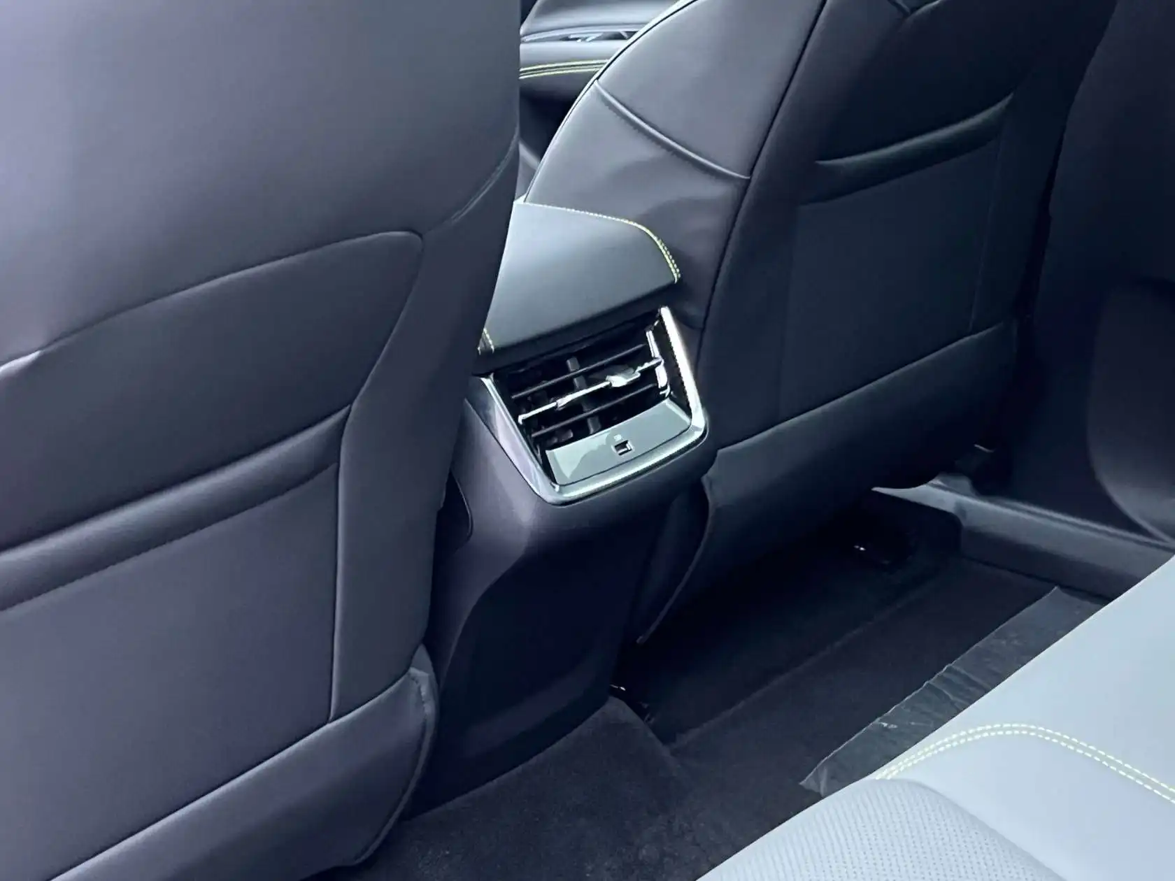 Ford Equator Sport, 2025 14