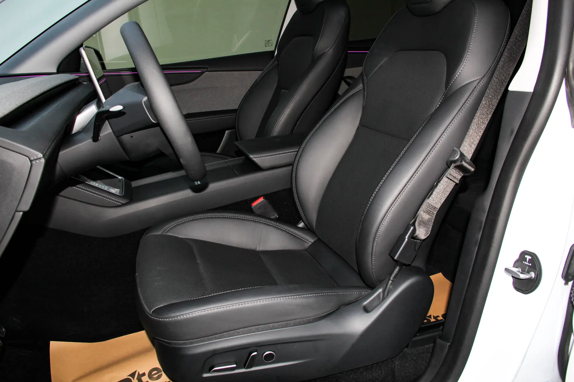 Tesla Model Y, 2026 28