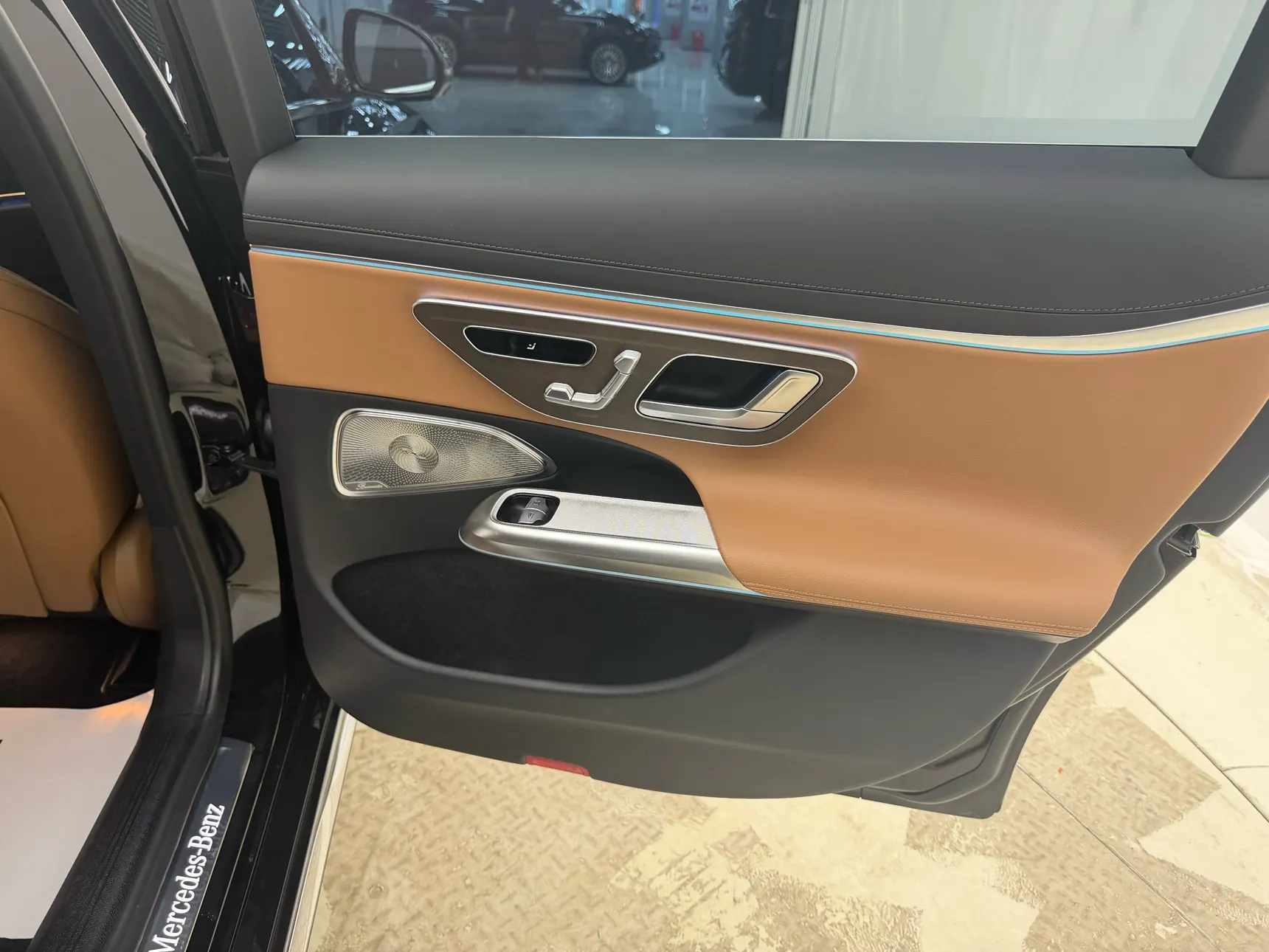 Mercedes-Benz E 300 L, 2025 18