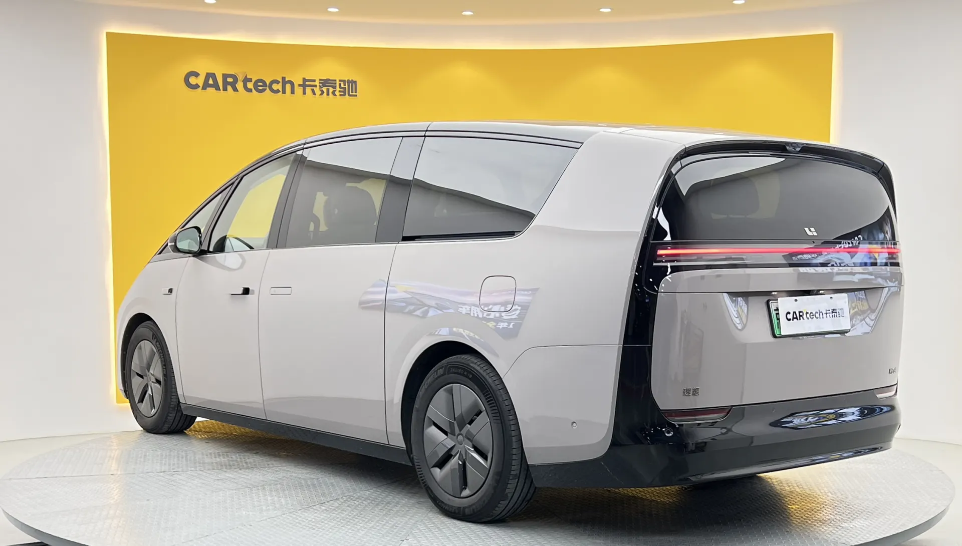 Li Auto MEGA, 2024 6