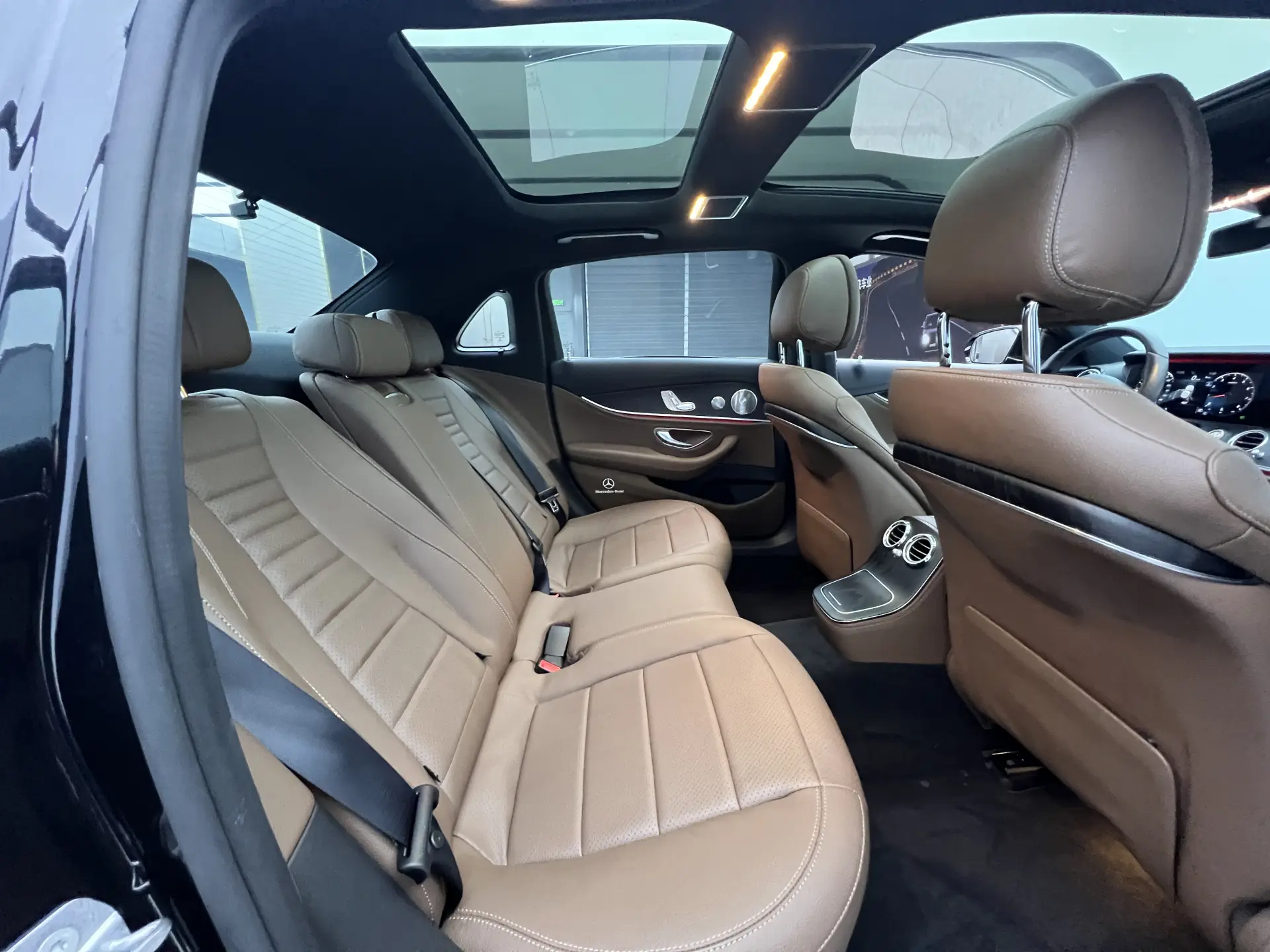 Mercedes-Benz E 300 L, 2020 17