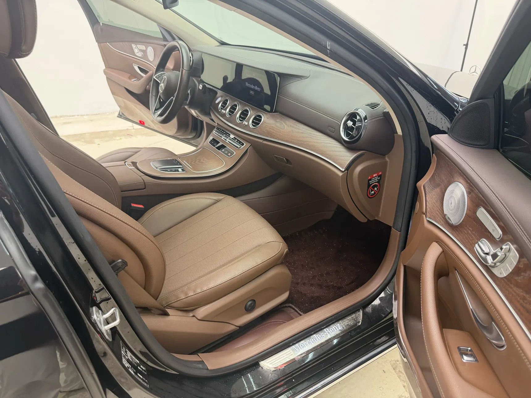 Mercedes-Benz E 300 L, 2021 14