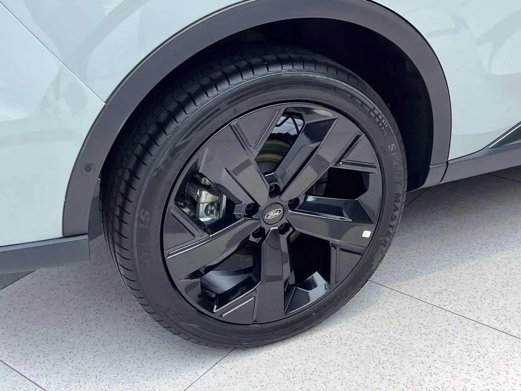 Ford Equator Sport, 2025 32
