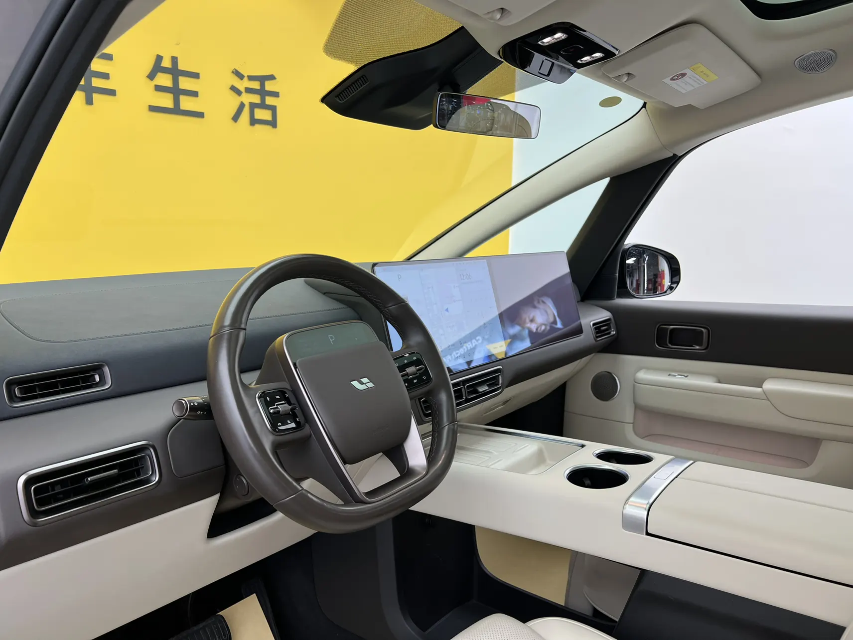 Li Auto MEGA, 2024 35