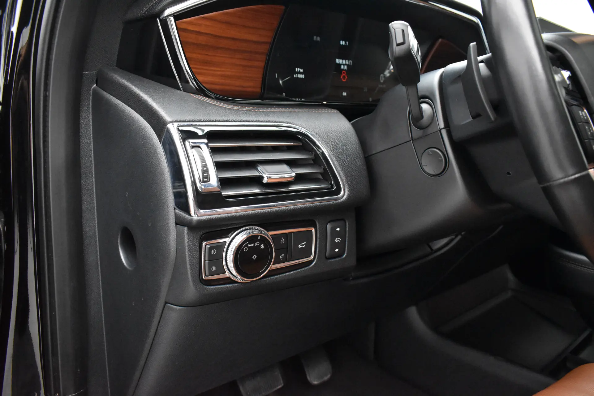 Lincoln Navigator, 2019 17