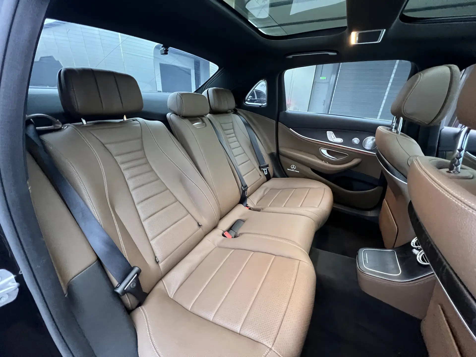 Mercedes-Benz E 300 L, 2020 18