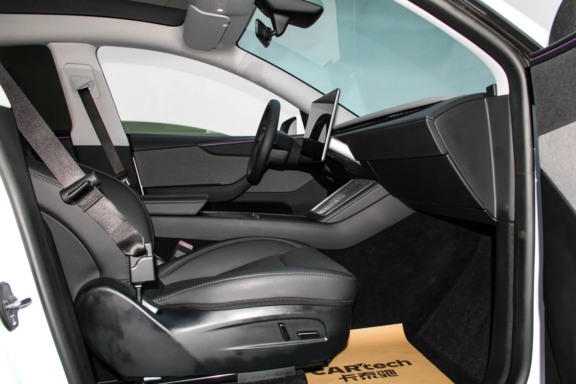 Tesla Model Y, 2026 19