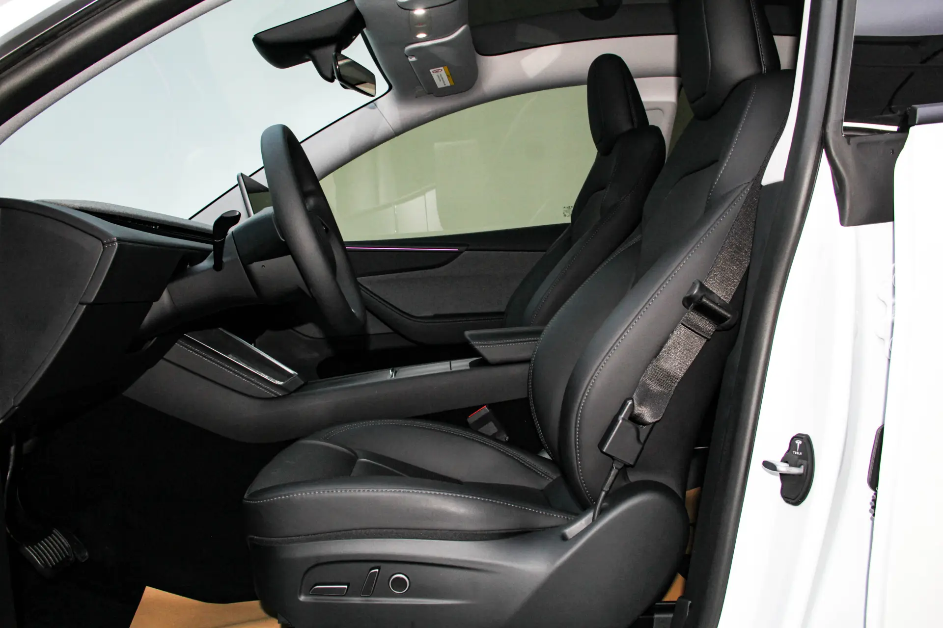 Tesla Model Y, 2026 18
