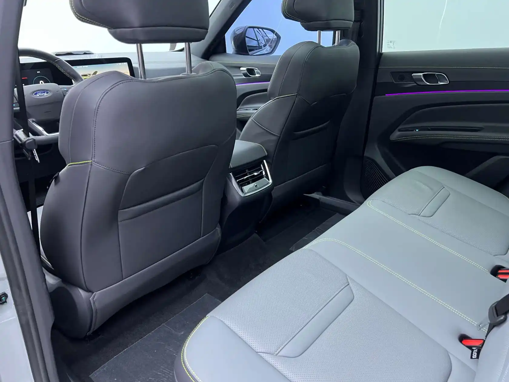 Ford Equator Sport, 2025 13