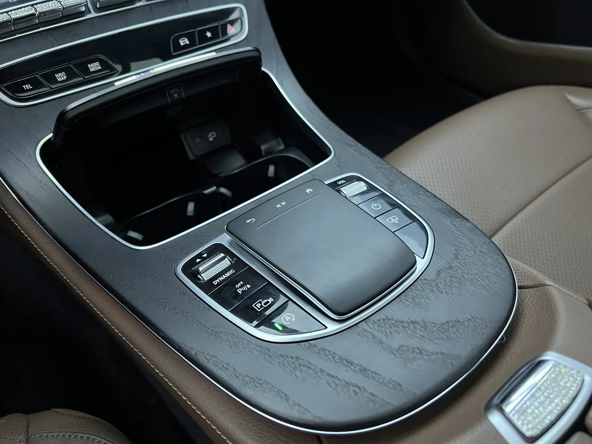 Mercedes-Benz E 300 L, 2020 9