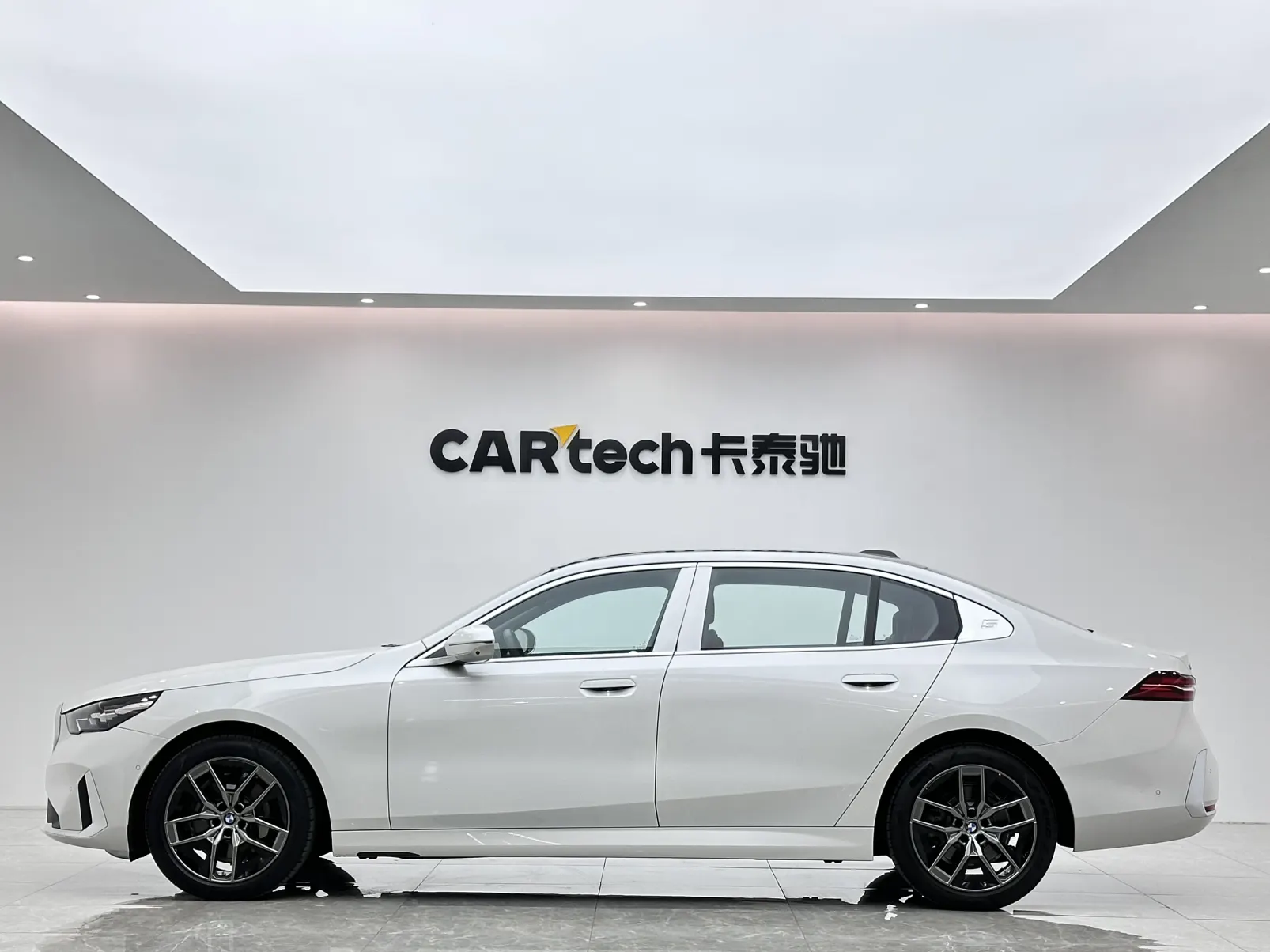 BMW 530Li, 2024 2