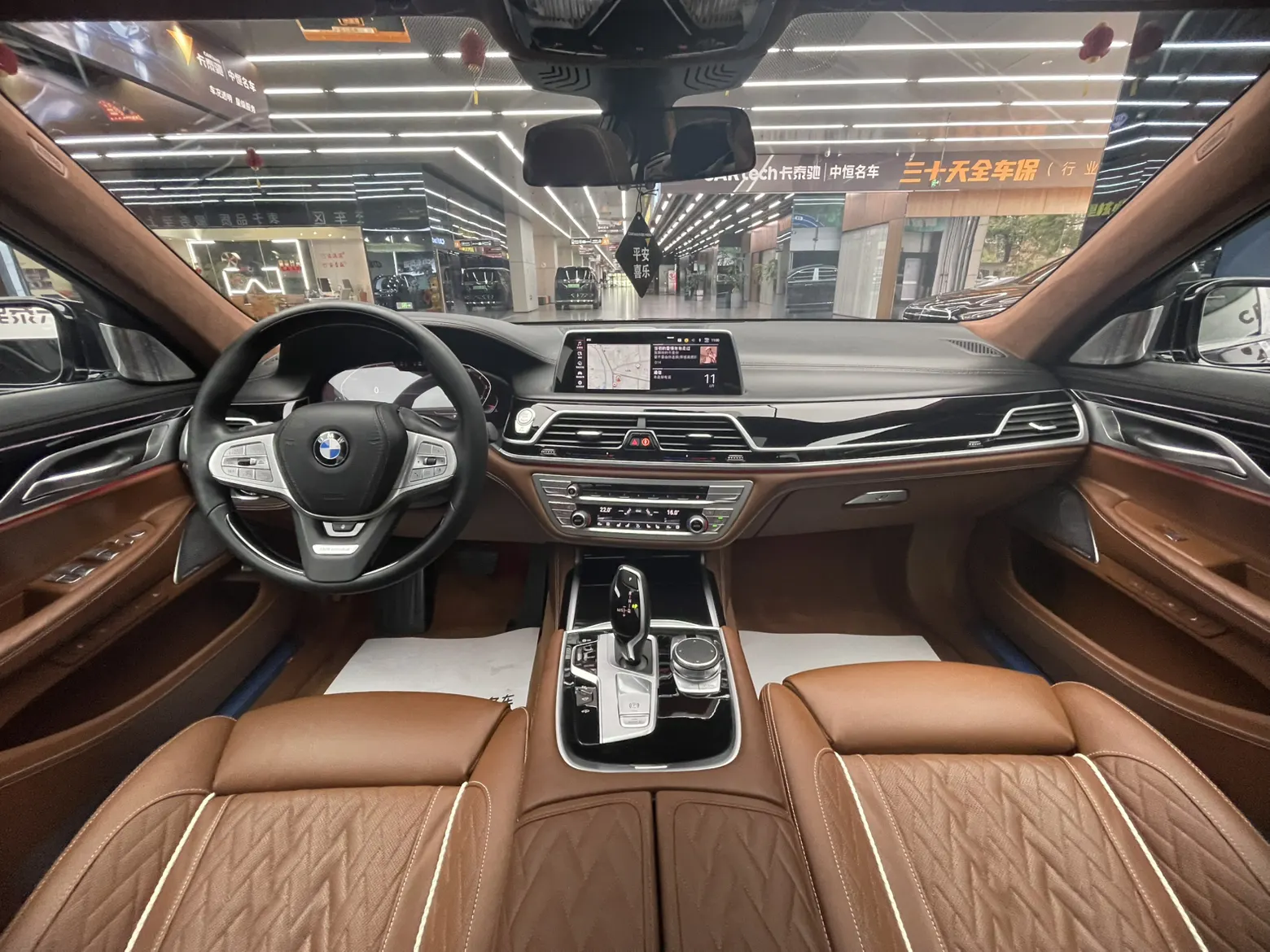 BMW 740Li, 2020 12