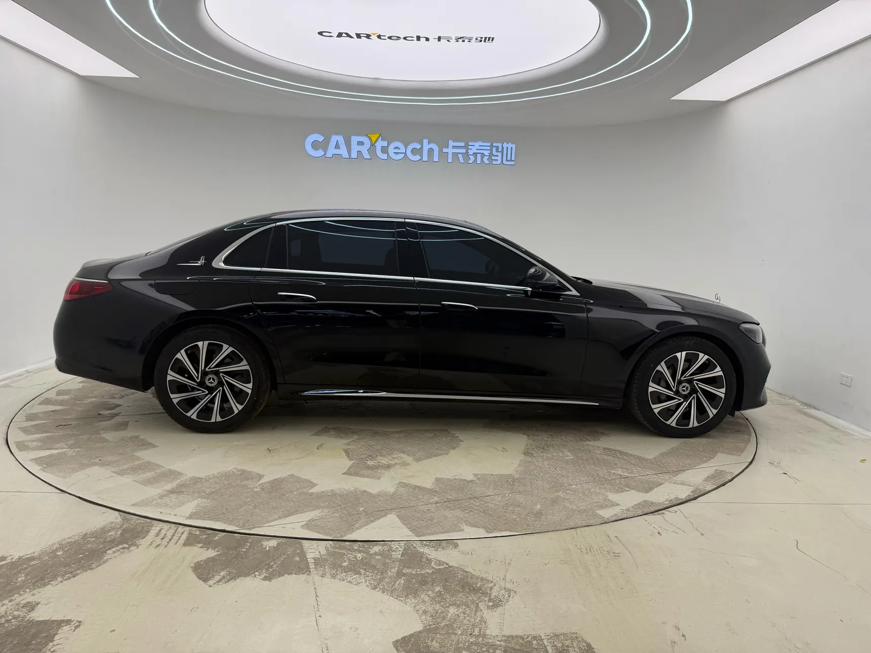 Mercedes-Benz E 300 L, 2025 3