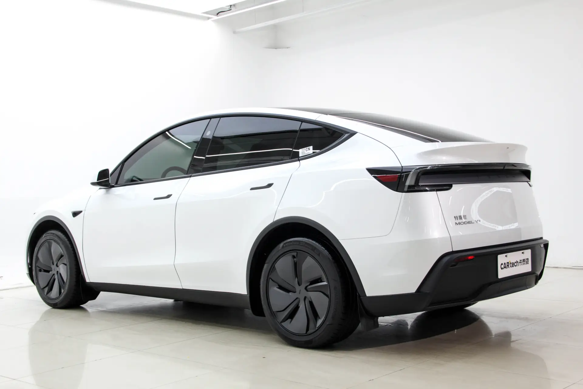 Tesla Model Y, 2026 13