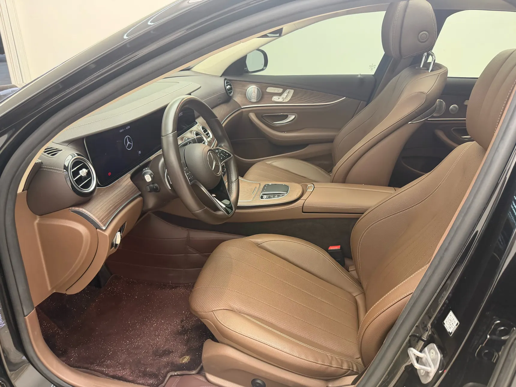 Mercedes-Benz E 300 L, 2021 13