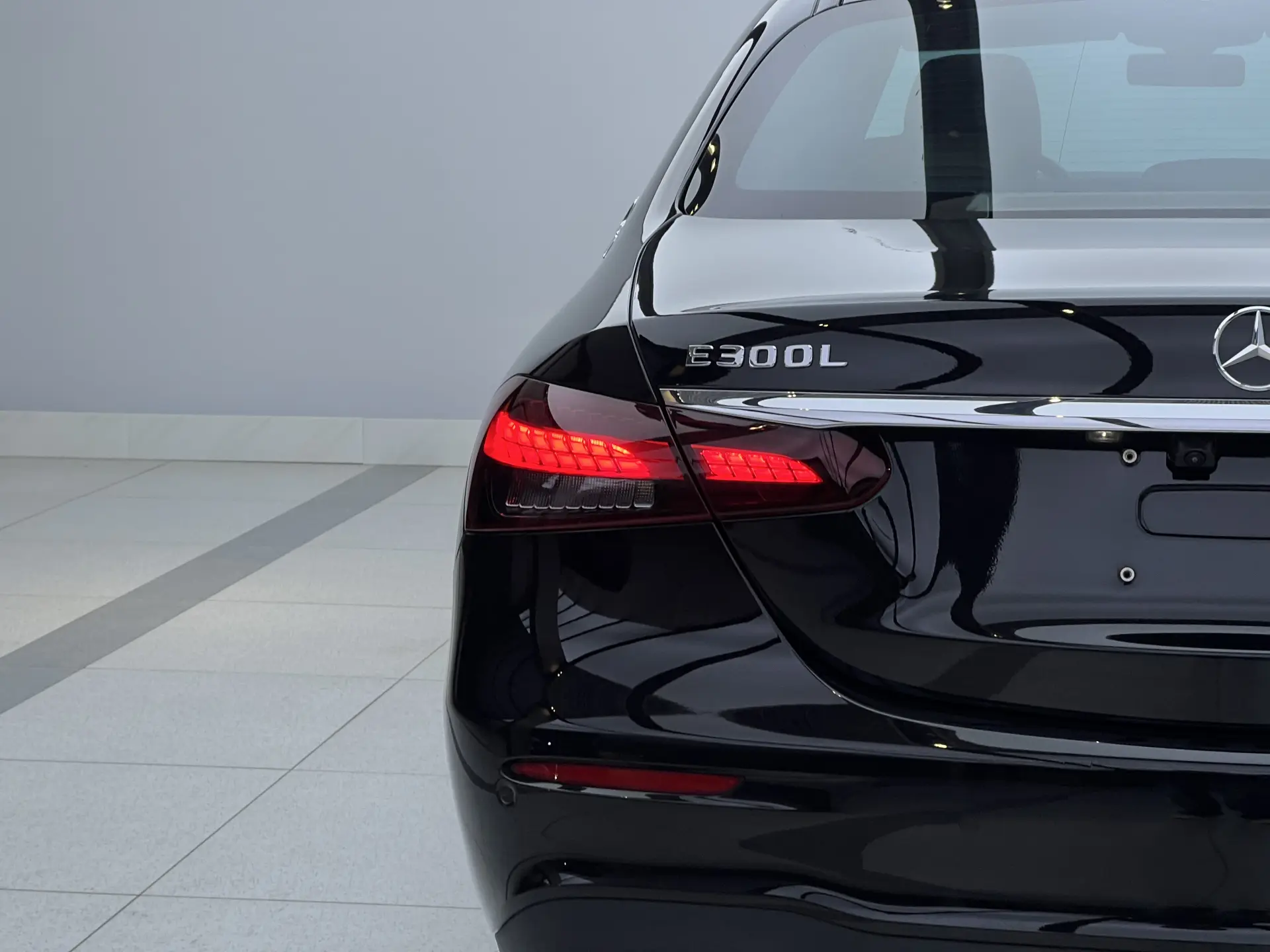 Mercedes-Benz E 300 L, 2020 6