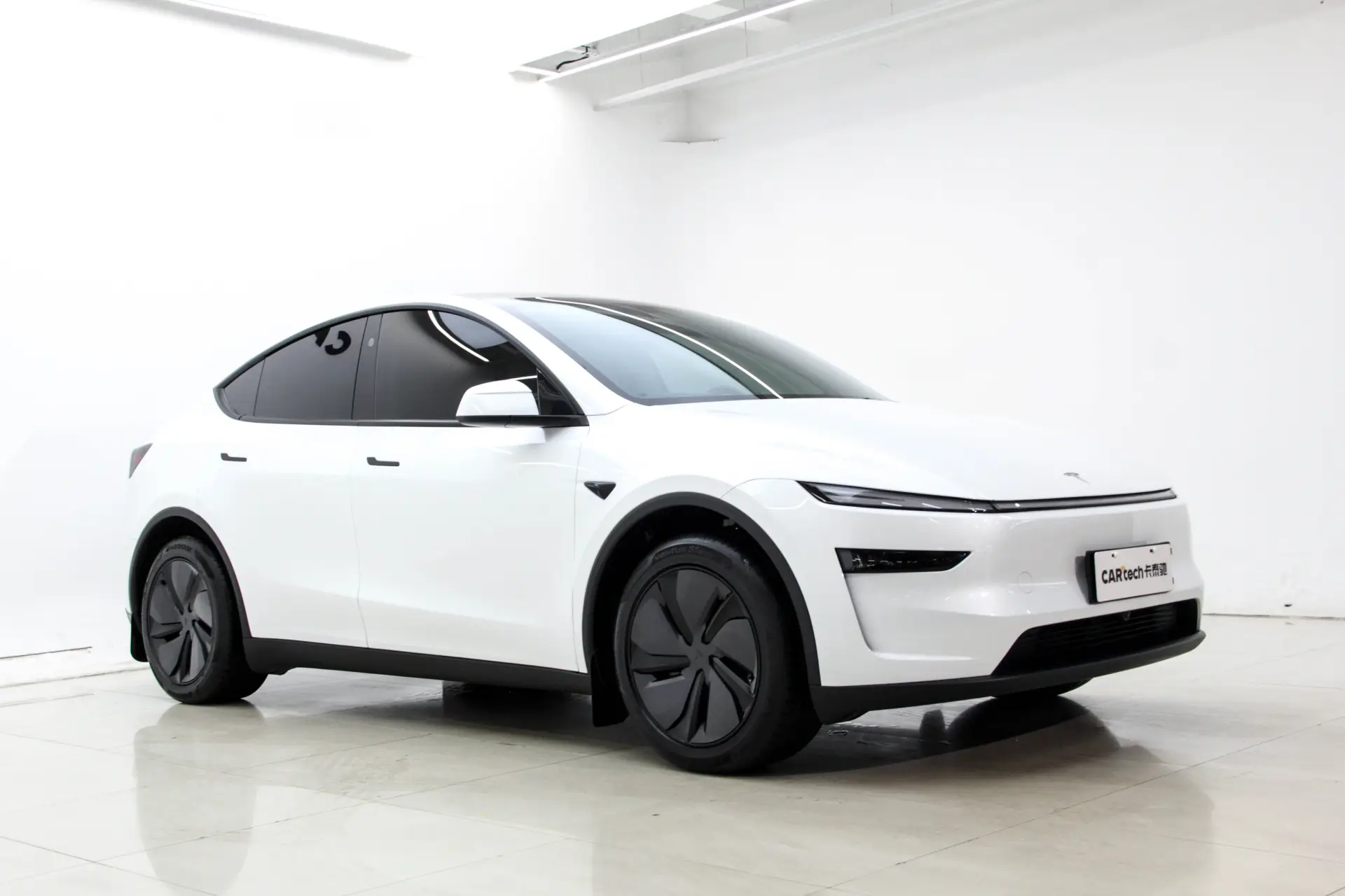 Tesla Model Y, 2026 8