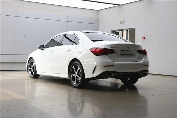 Mercedes-Benz A 200 L, 2024 26