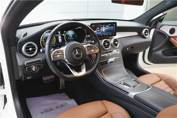 Mercedes-Benz C 260, 2019 13