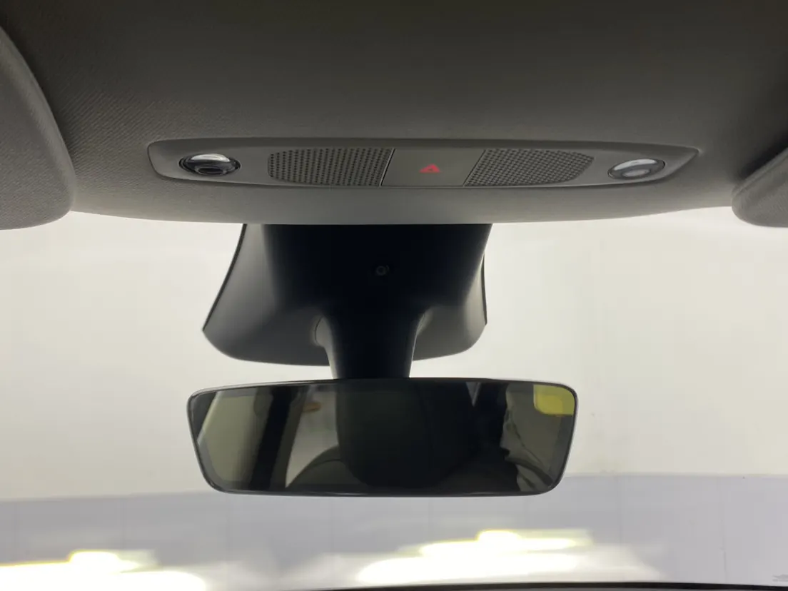 Tesla Model Y, 2024 29