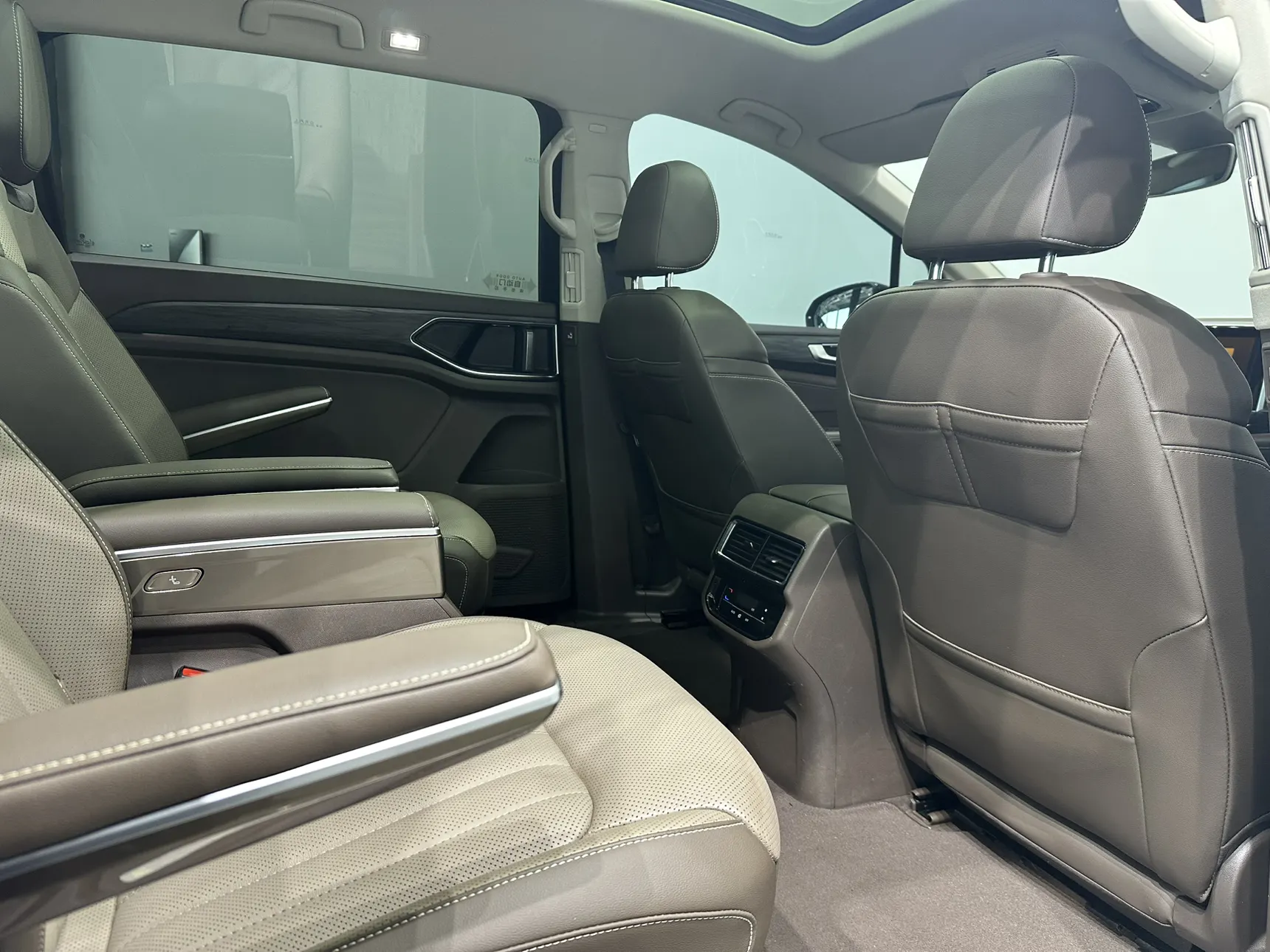 Volkswagen Viloran, 2022 19