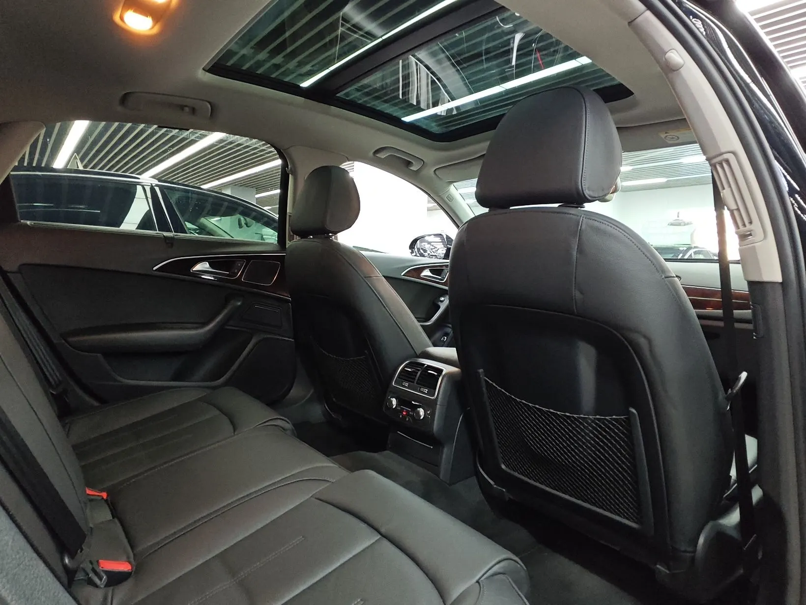 Audi A6L 30, 2017 9
