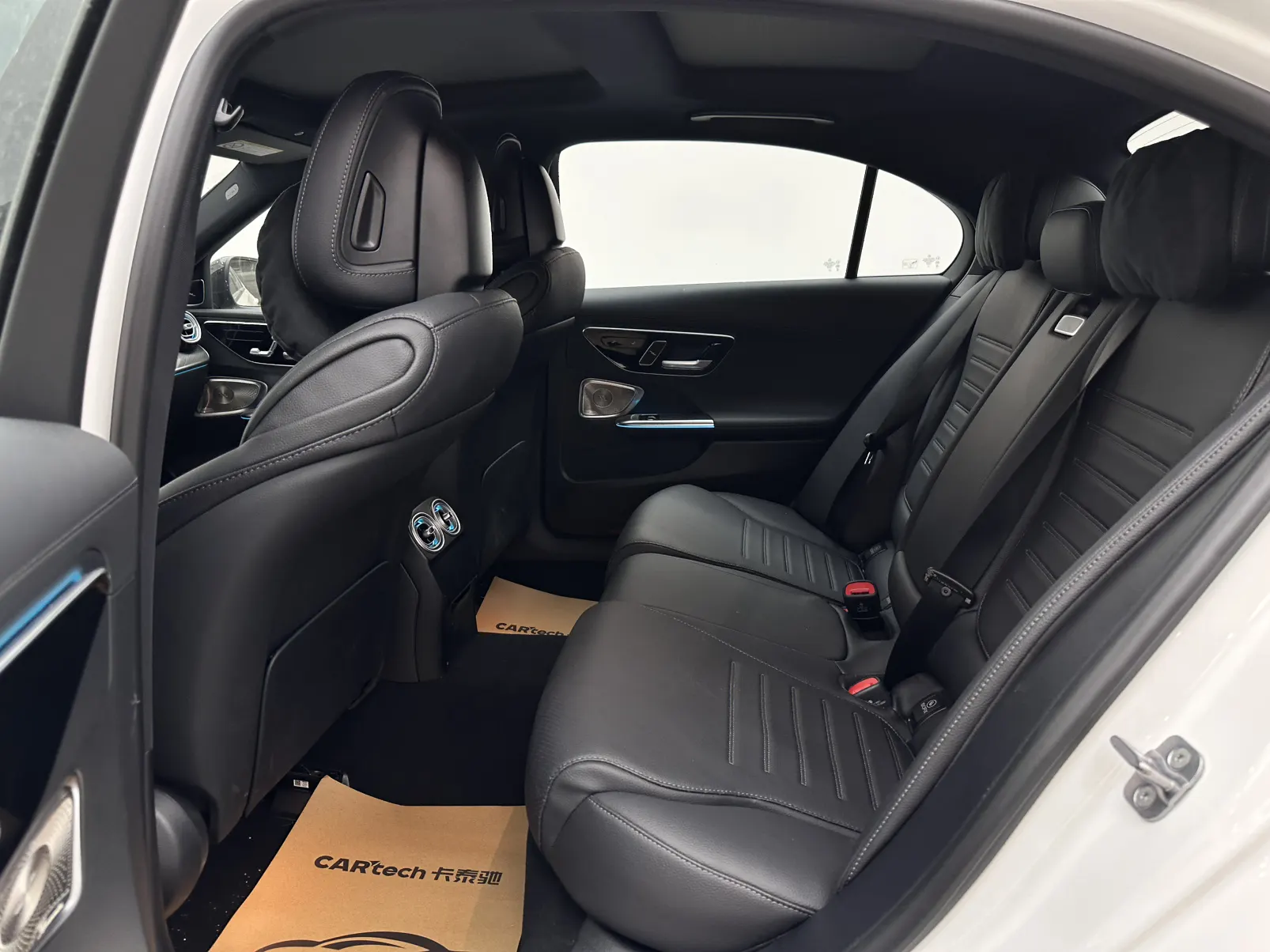 Mercedes-Benz C 260 L, 2025 9